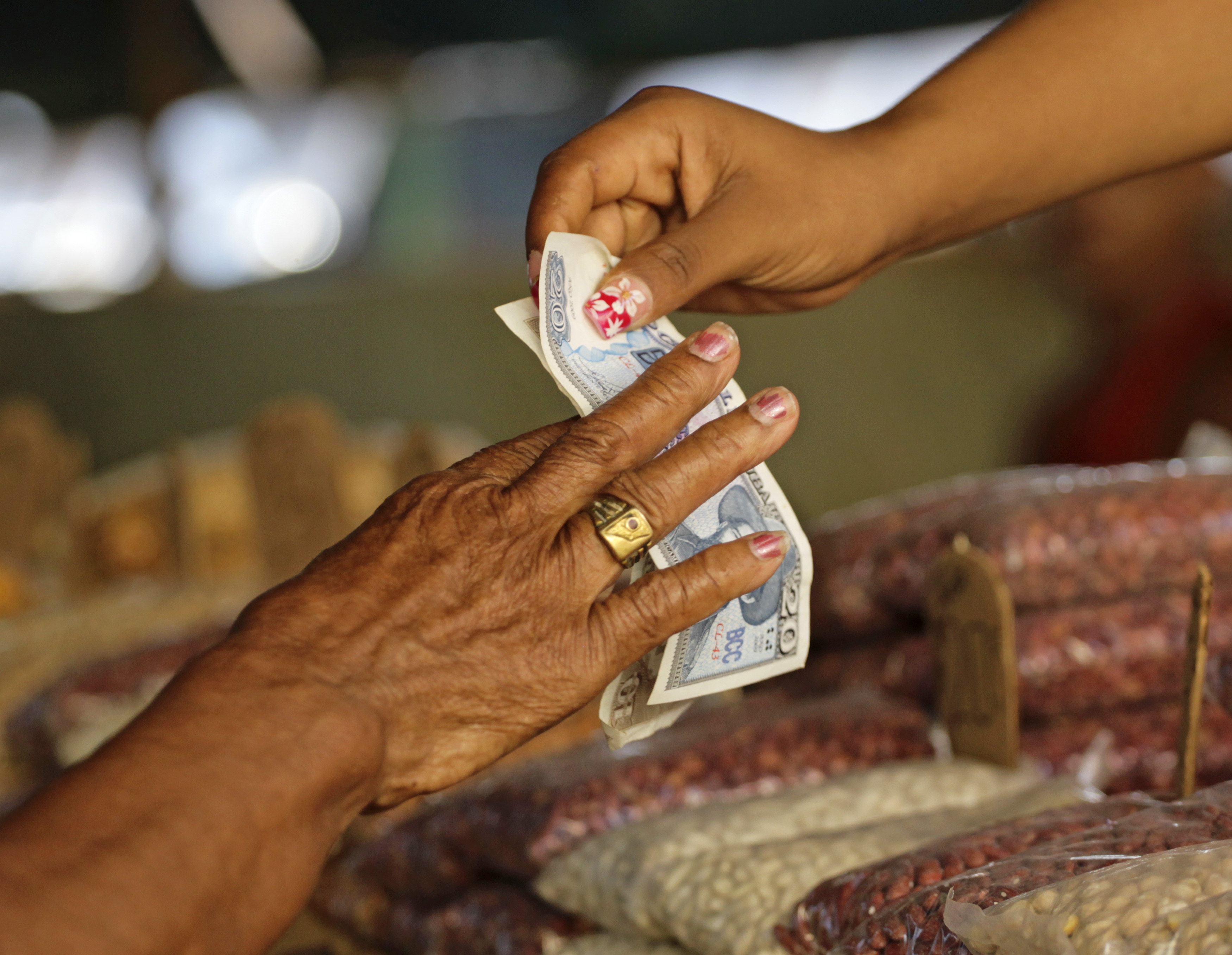 Report no.30 on COVID-19: Cuba's Landmark Currency Unification