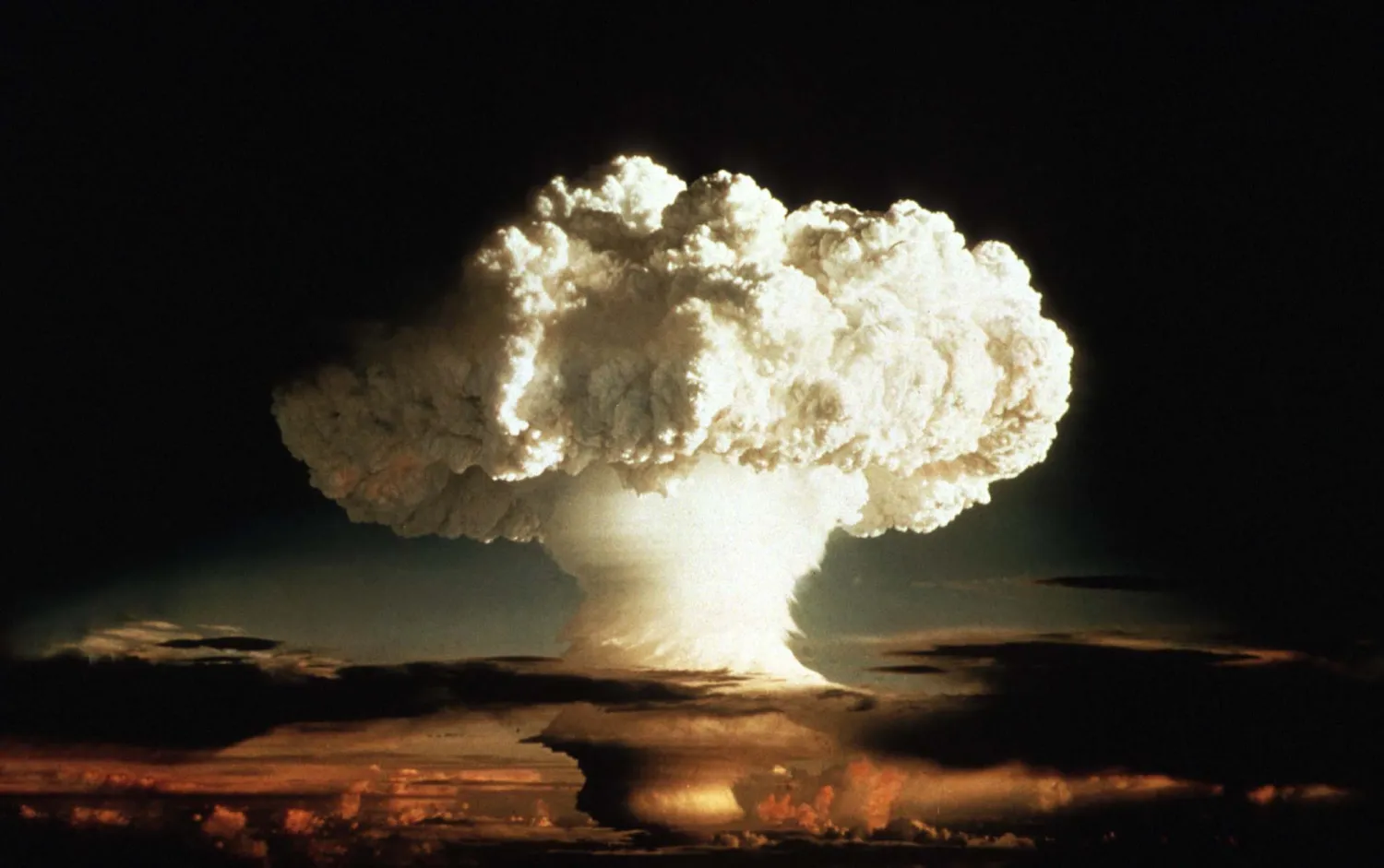 nuclear explosions mushroom cloud