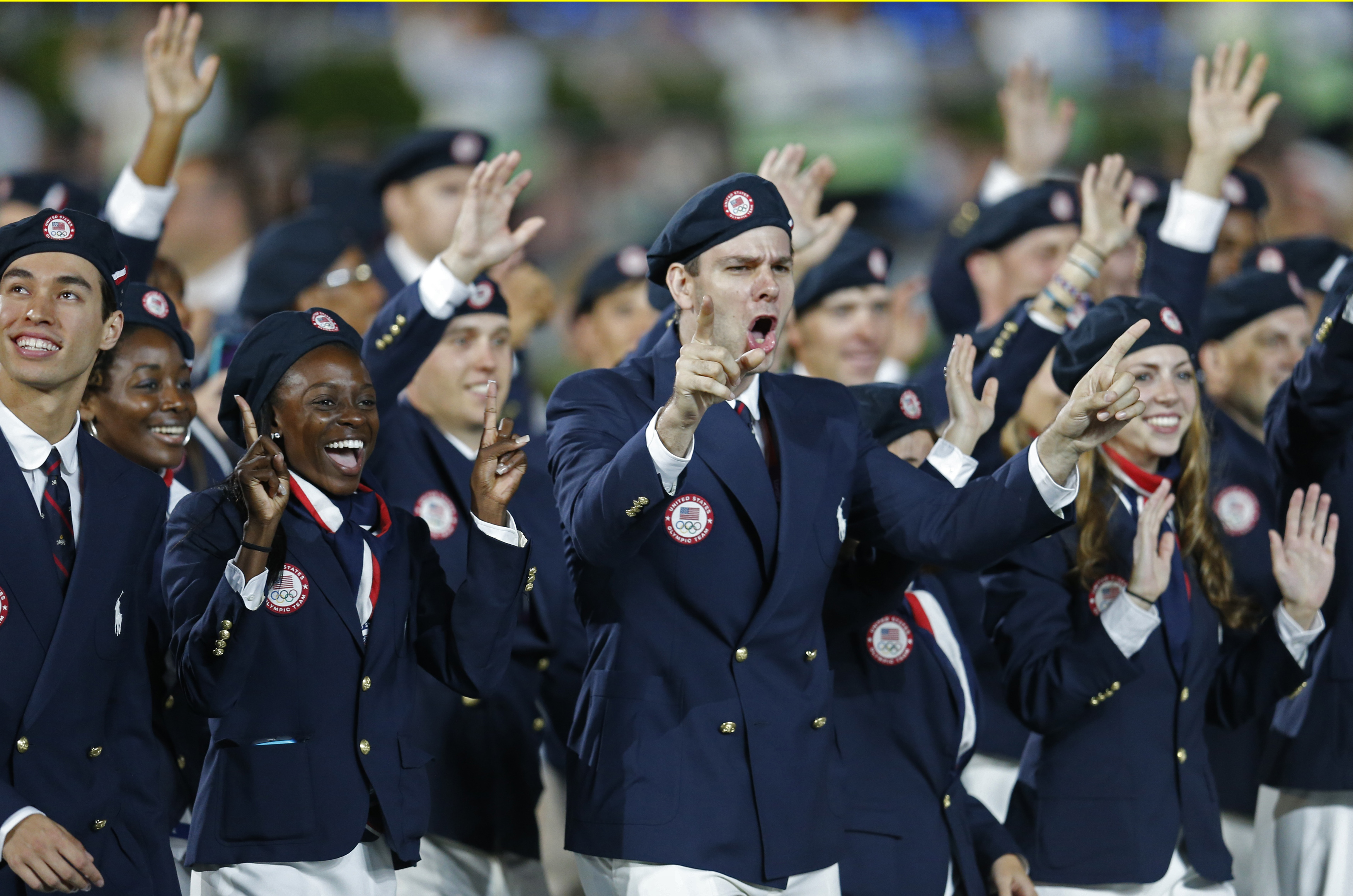 Кольцо америки на олимпиаде. Спортсмены США. Костюм американских спортсменов. Квин на Олимпиаде 2012.